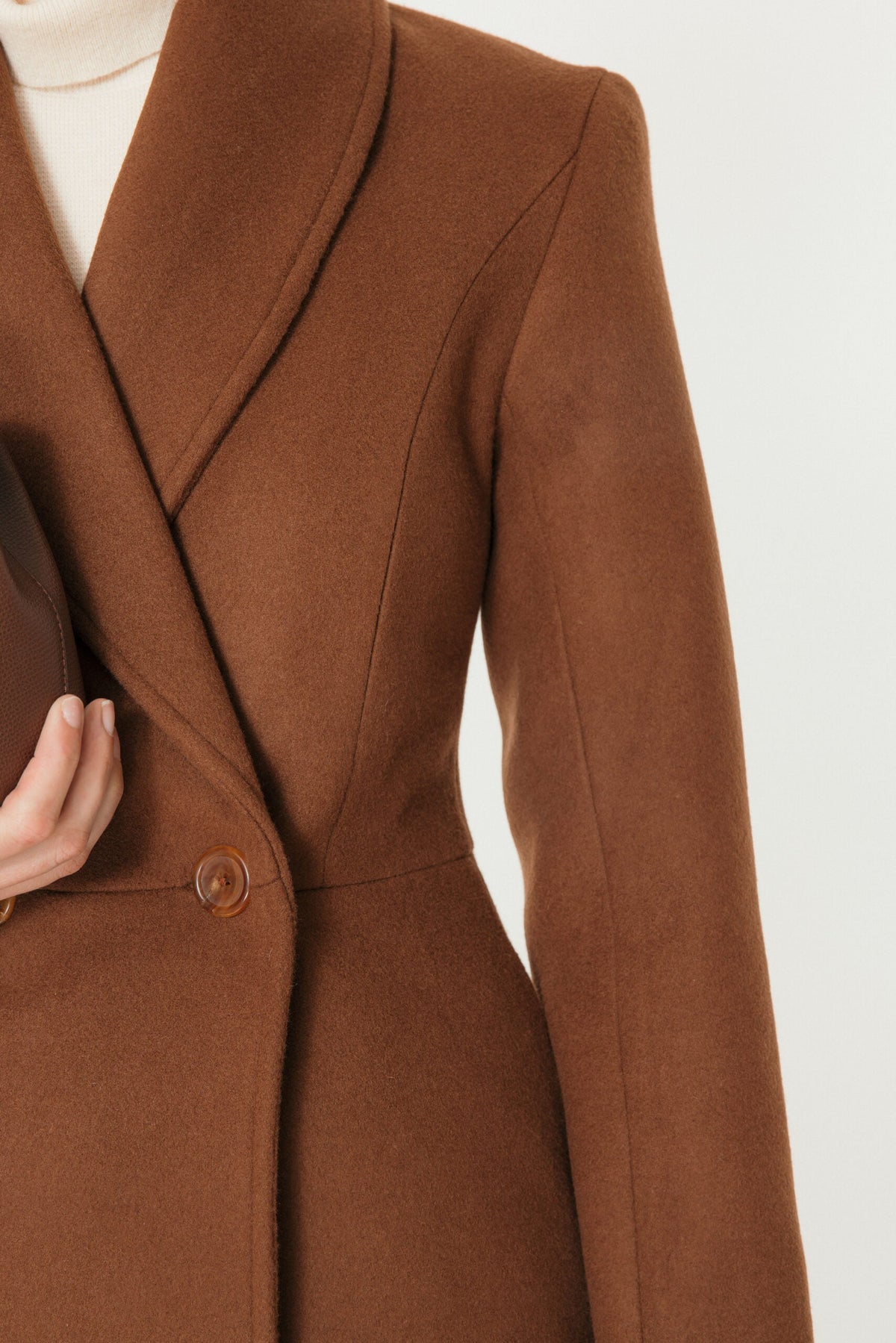 How to Care for a Wool Coat: Preserving the Integrity of Your Investment